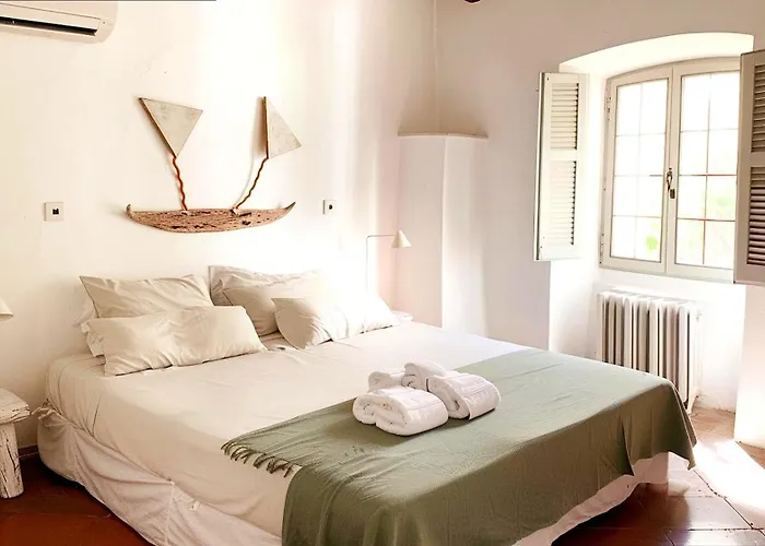 Monsora For 10 Guests In * Firá